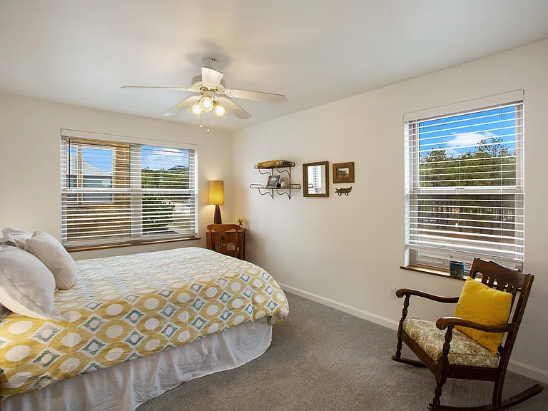 705 Valley View Dr — Photo 24