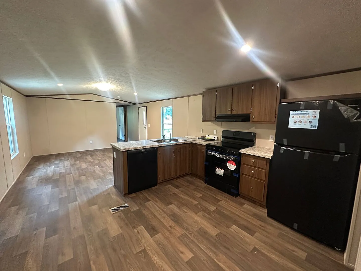 106 Norwood Dr — Photo 4