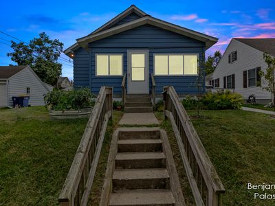 932 Arlington St NE, Grand Rapids, MI, 49505
