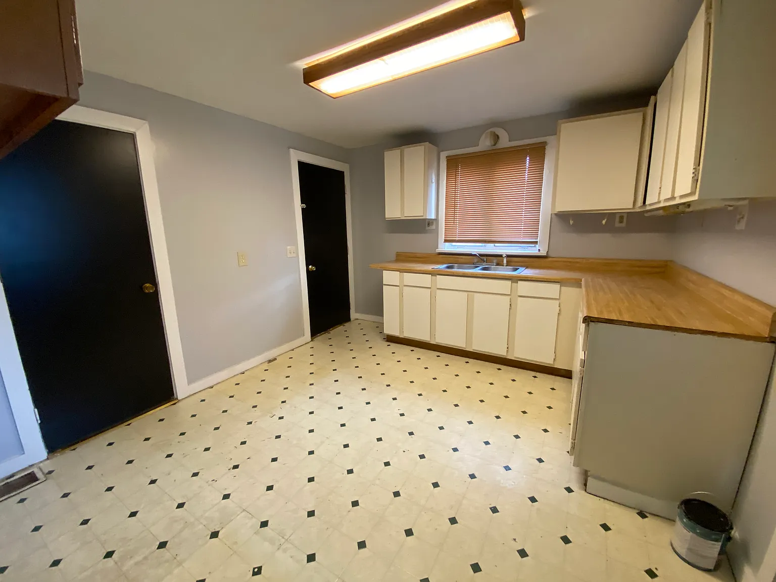 2 bed, $1,050 — Photo 3