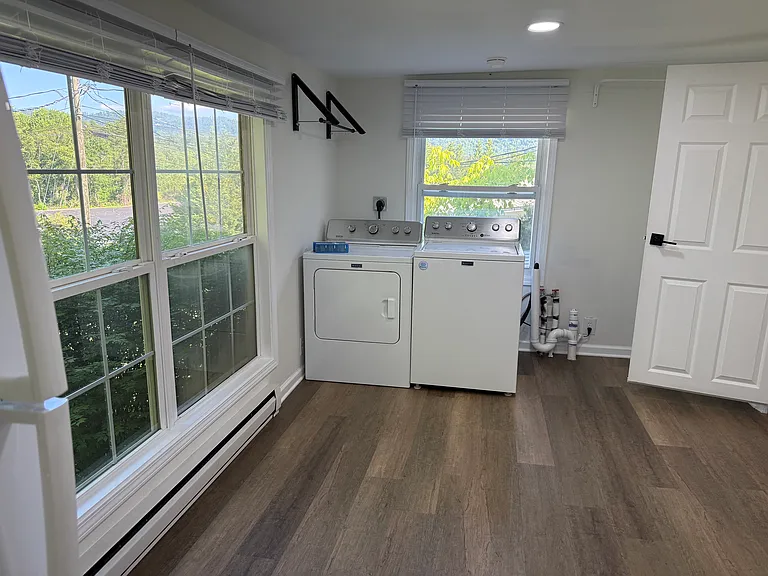 Laundry/Bonus Room