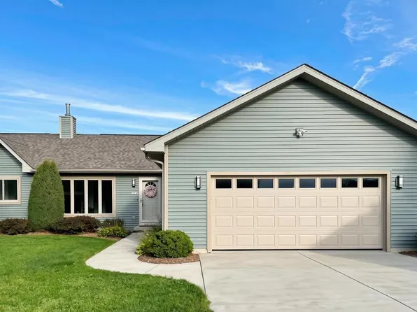 N7816 Maple Ridge ROAD, Oconomowoc, WI 53066