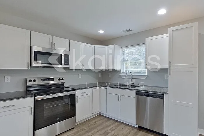 3 bed, 2.0 bath, 1240 sqft, $1,745 — Photo 3