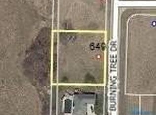 649 Burning Tree Dr, Defiance, OH 43512