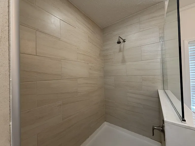 1311 E Memorial Hwy — Photo 10