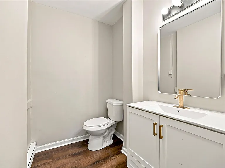 571 Olive St — Photo 7