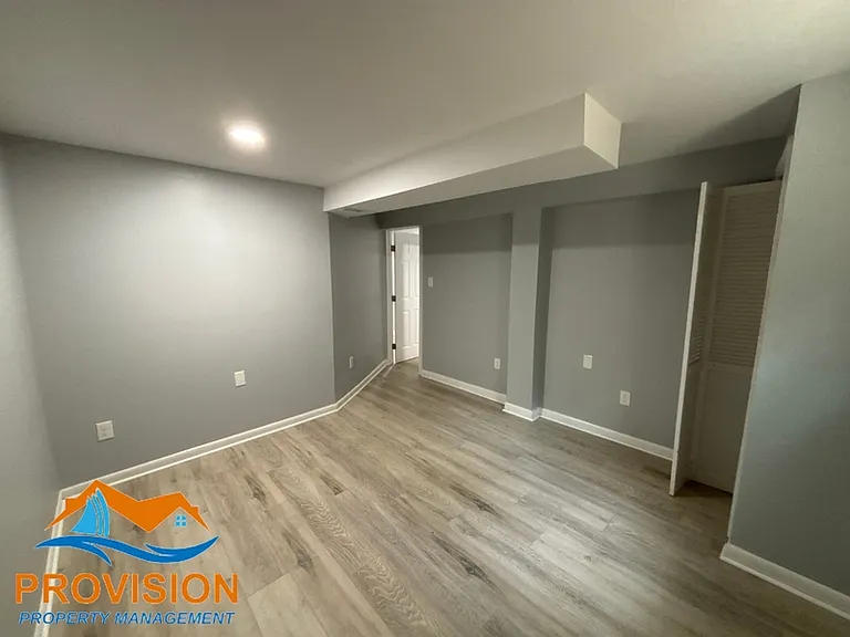20 Washington Dr — Photo 23