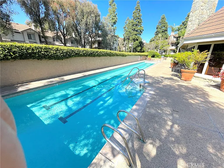 2563 Plaza Del Amo — Photo 25
