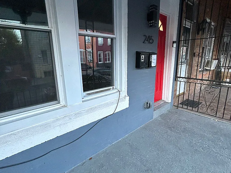 245 W Ontario St #1 — Photo 3