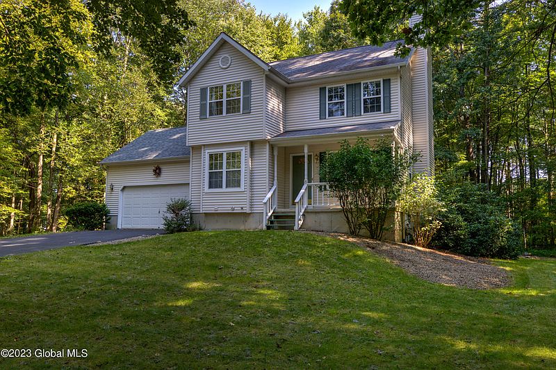 3rd image of 8 Milton Heights Boulevard