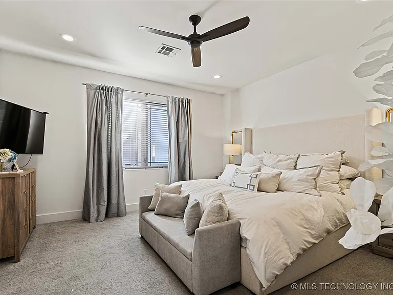 1407 S Saint Louis Ave #B — Photo 21