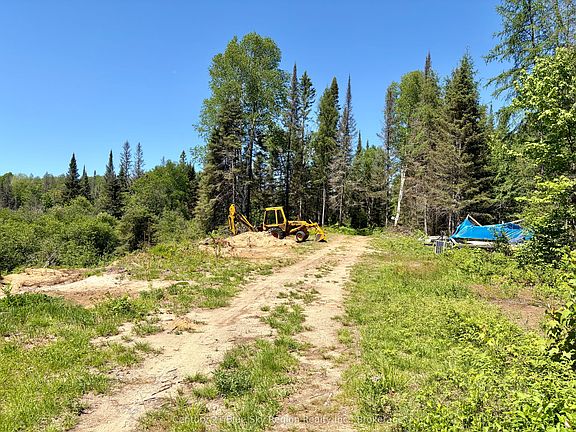 2nd image of 324 Proudfoot Rd N