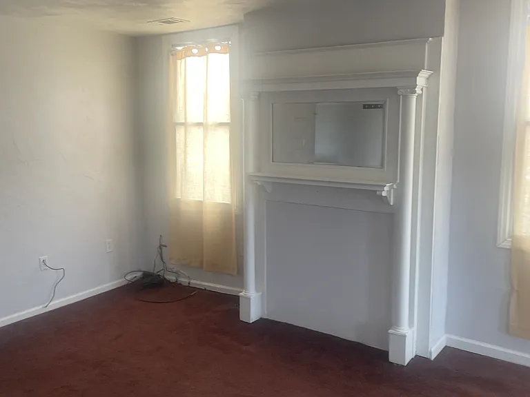 569 Greenfield Ave — Photo 8