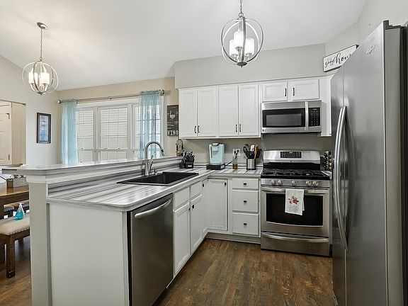 2nd image of 7848 Bristol Park Dr