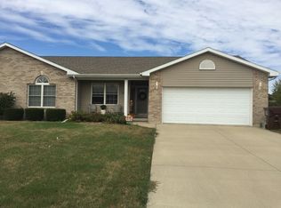 185 E Adams St, Manteno, IL 60950