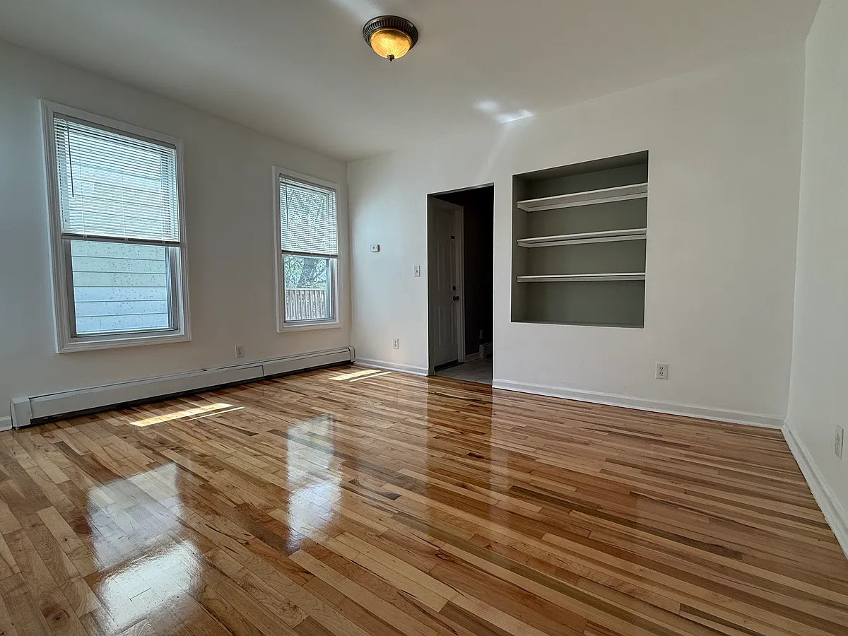 Building Photo - 142 Greenwich Ave #1