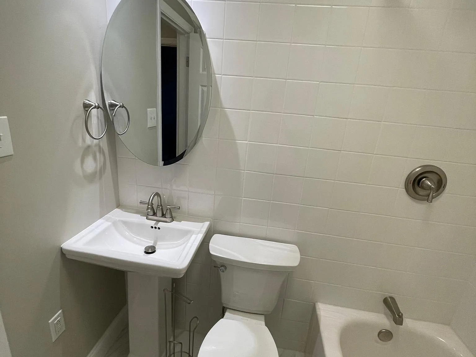 2 bed, 1.5 bath, 980 sqft, $1,275 — Photo 4