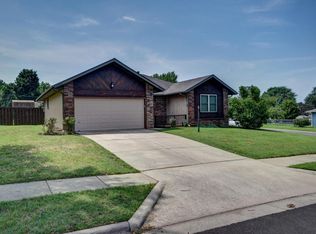 2738 W Roxbury St, Springfield, MO 65807