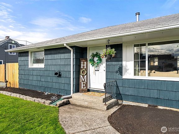 5th image of 120 Tacoma Avenue NW