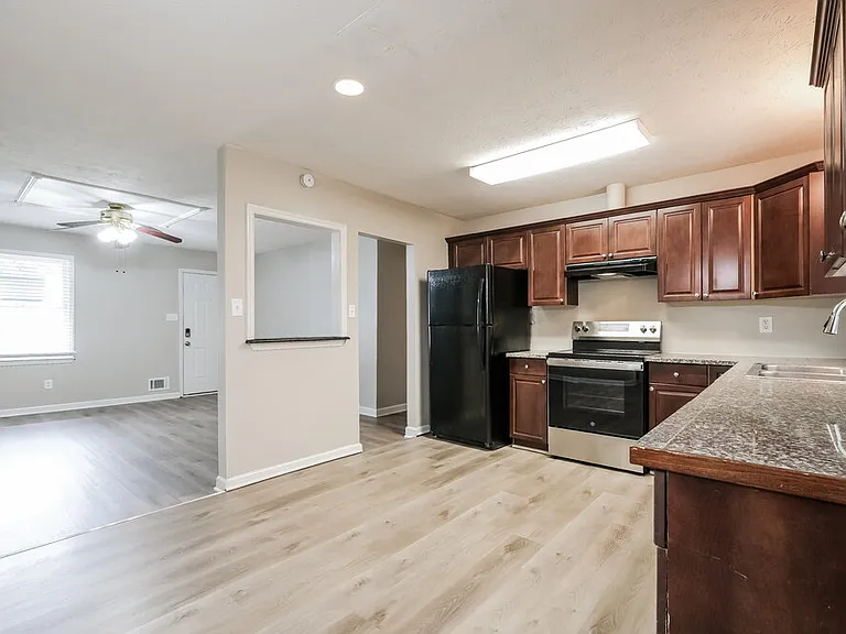 1695 Lawrenceville Suwanee Rd — Photo 9