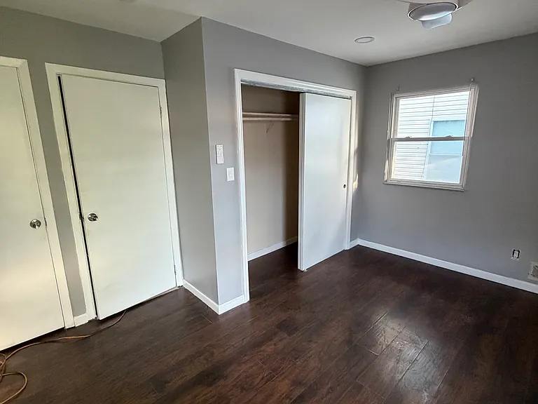 422-424 Jackson Ave #2L — Photo 7
