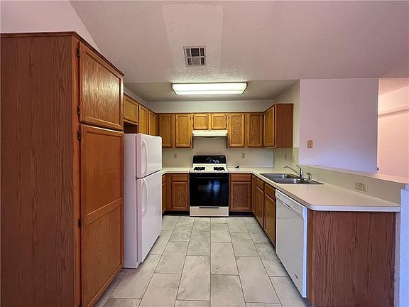 4th image of 11901 Swearingen Dr APT 65M