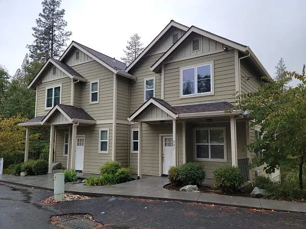 3 bed, 2.5 bath, 1275 sqft, $2,795 — Photo 4