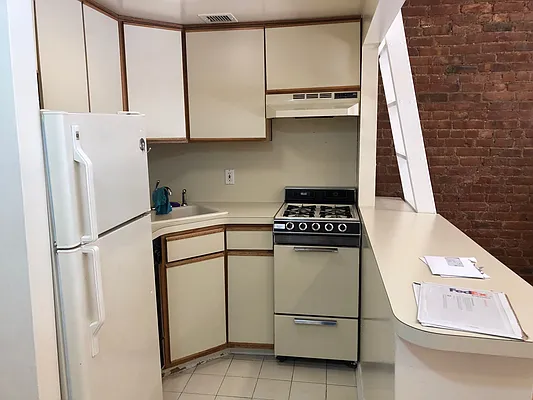 Rented by One New York Realty Inc | media 24