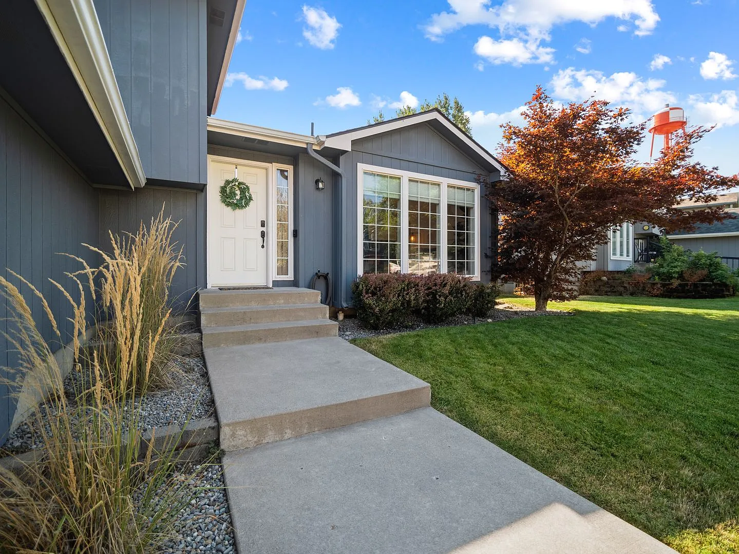 Furnished 3-Bedroom Home in Spokane Valley Comfortable & Move-In Ready — Photo 3