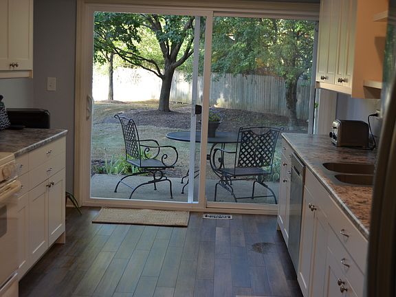 5th image of 30W015 Laurel Ct