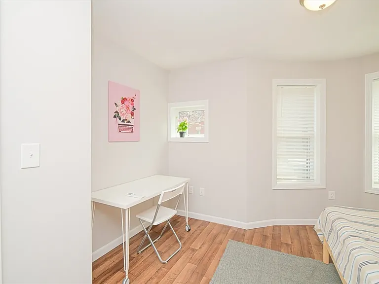 23 Warwick St #3 — Photo 10