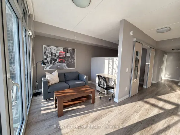 250 Albert St #713, Waterloo, ON N2L 0H5