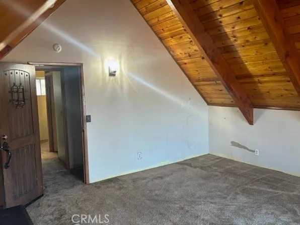 125 Cedar Ln, Sugarloaf, CA 92386