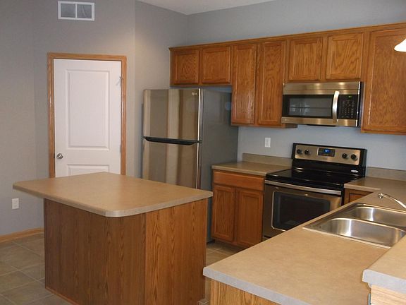 2nd image of 574 Villa Ct