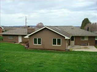 484 Hillcrest Dr, Latrobe, PA