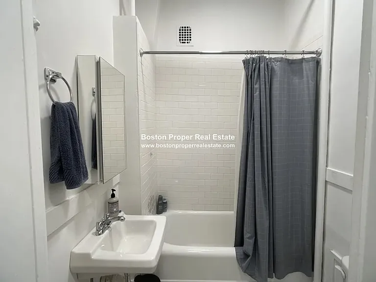 2 Joy St #4 — Photo 7