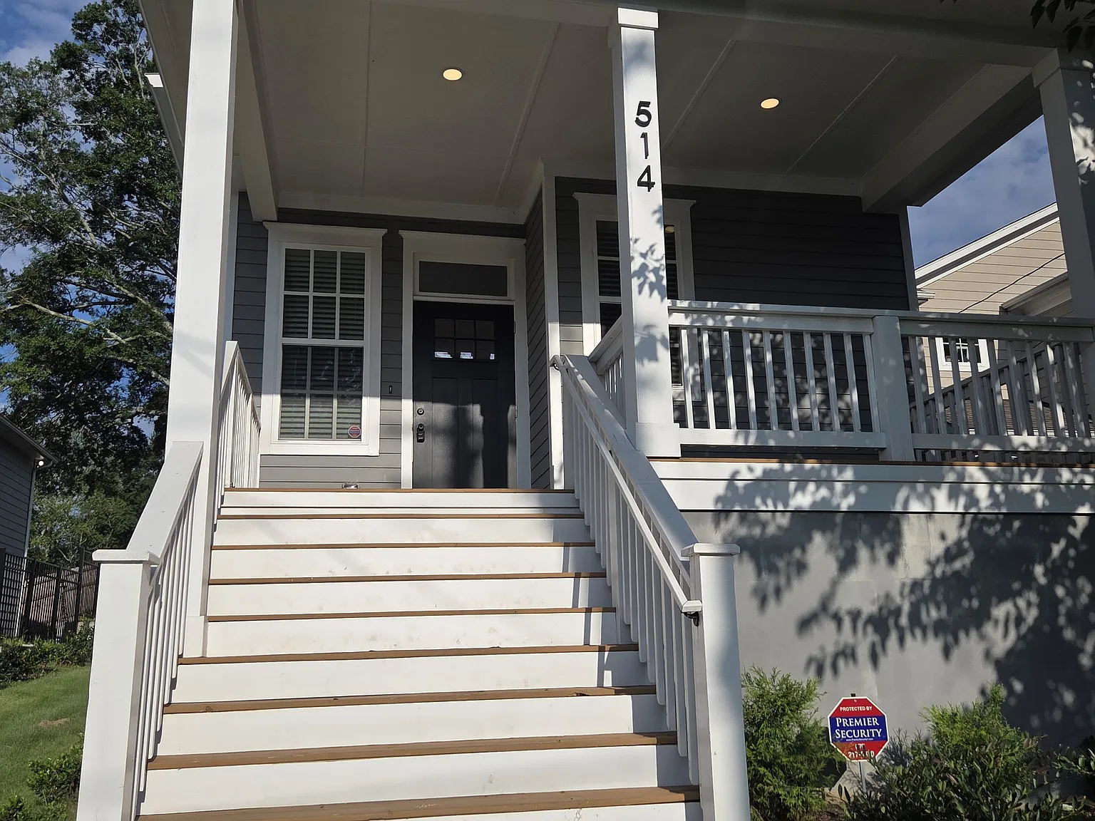 3 bed, 1184 sqft, $2,200 — Photo 2