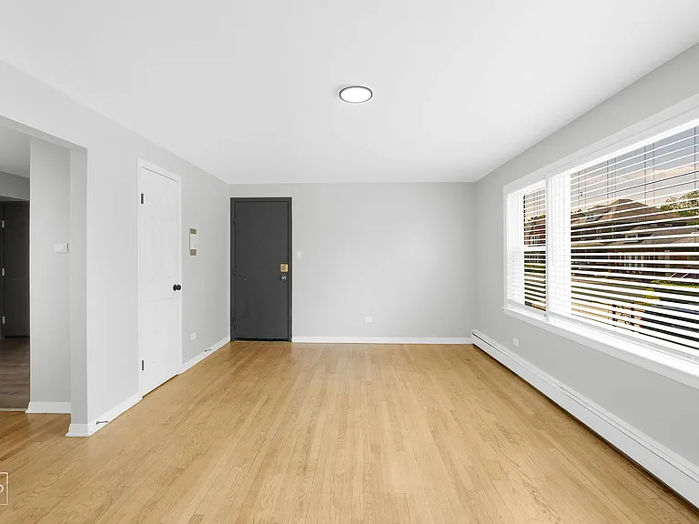 8935 S Dauphin Ave — Photo 4