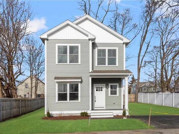 39 Winsor St, East Providence, RI 02914