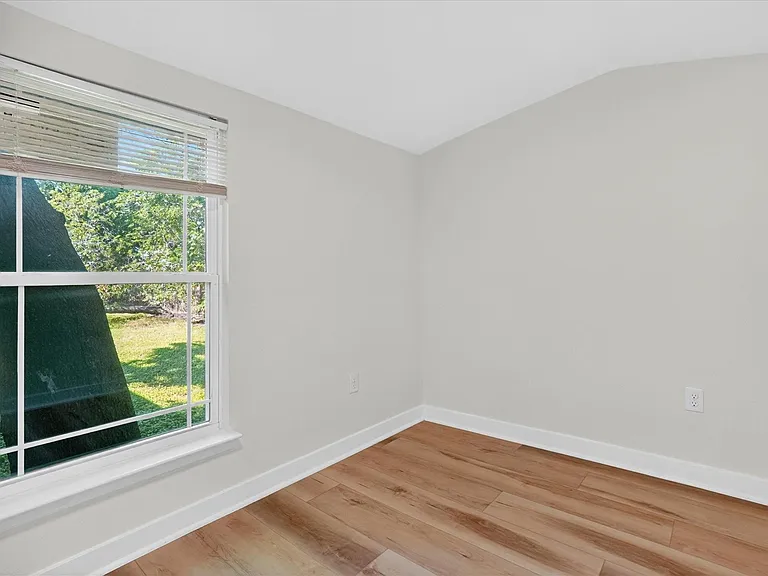 5616 Wellesley Ave — Photo 11