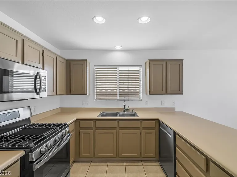 1921 Empoli Ct — Photo 8