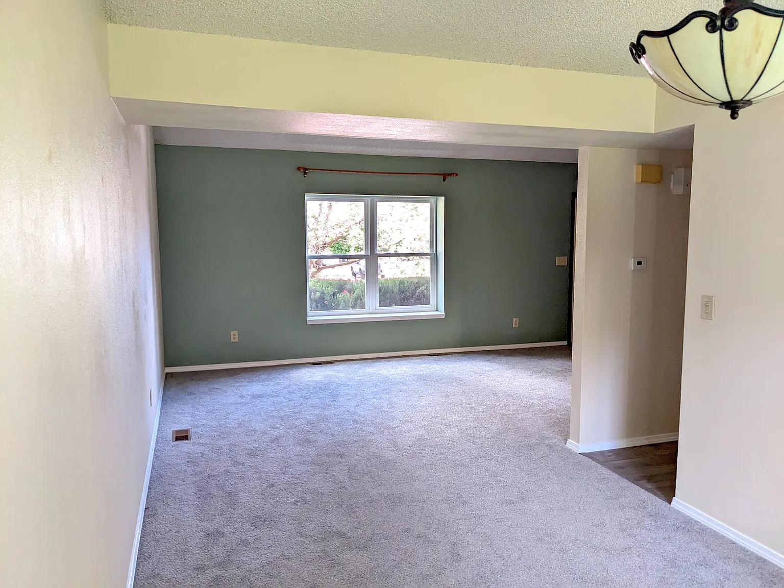 3 bed, 1.5 bath, 1681 sqft, $2,200 — Photo 4