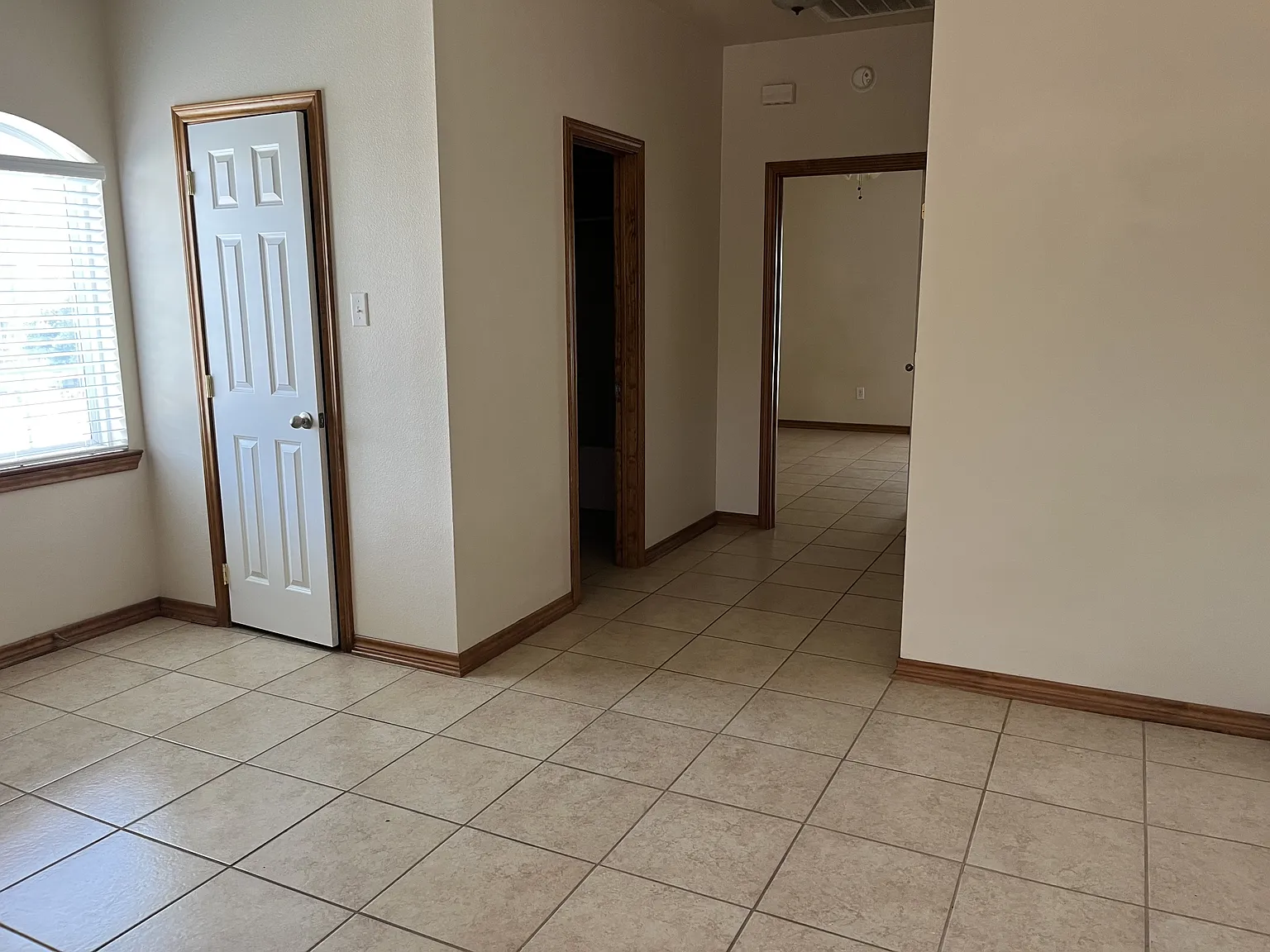 The Plaza - 1708 Monroe Apt 203 — Photo 3