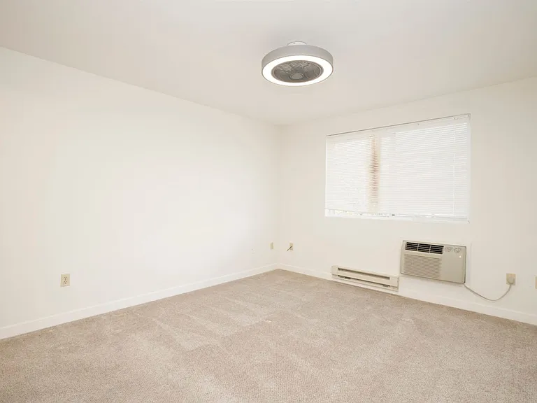 Nordhaven Apartments — Photo 18