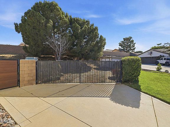 4th image of 40410 Casa Ct