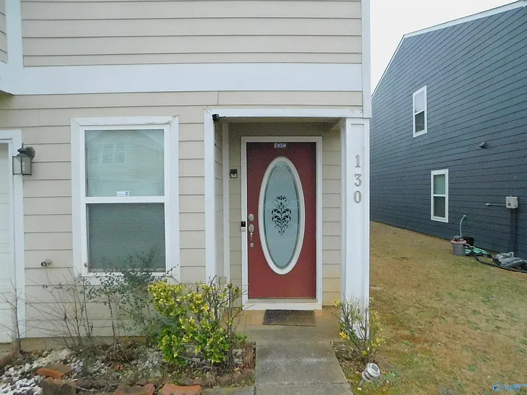 130 Lockport Dr — Photo 2