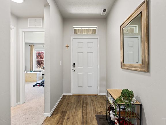 4th image of 19579 Newhall Pl