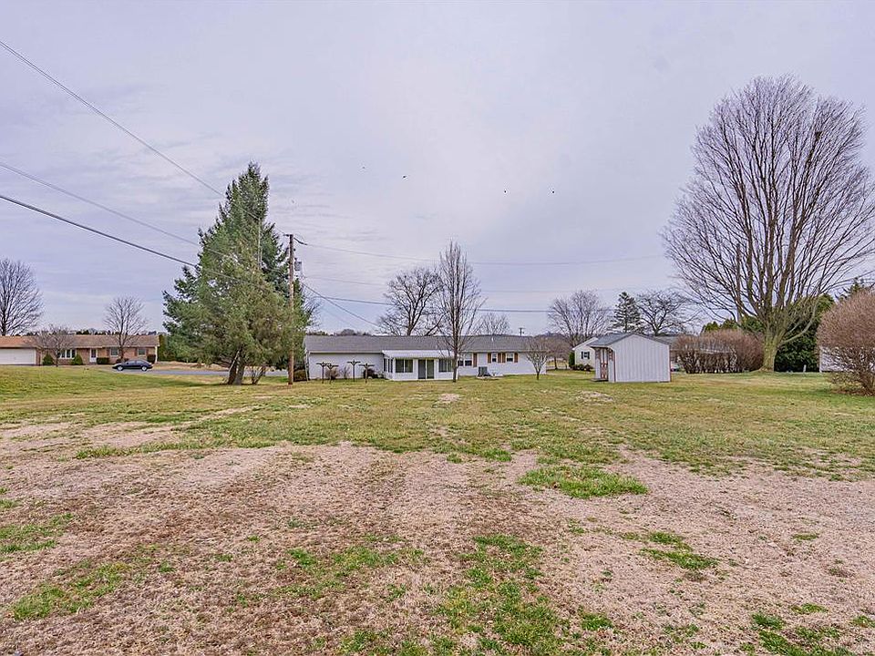 2nd image of 5743 Crescent Dr N