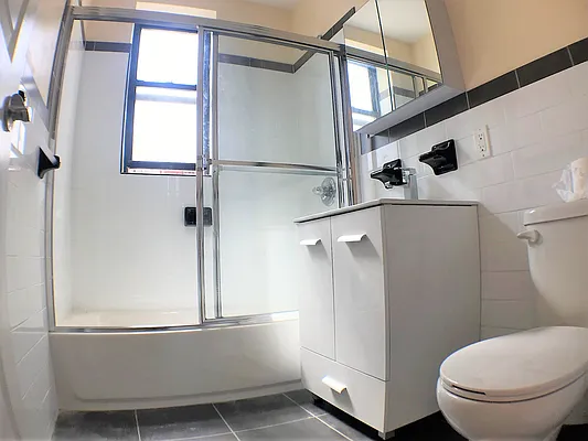 Rented by Lang Realty LLC | media 17