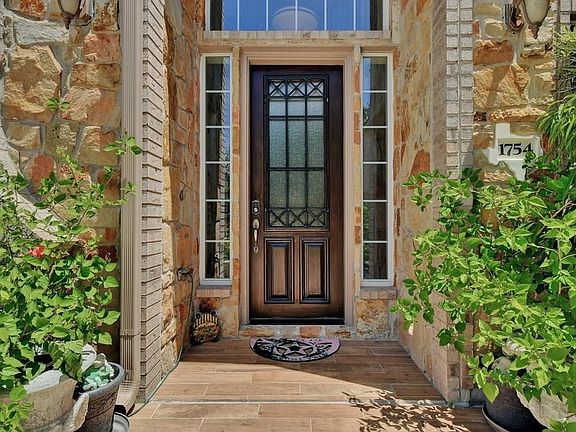4th image of 1754 Westend Pl